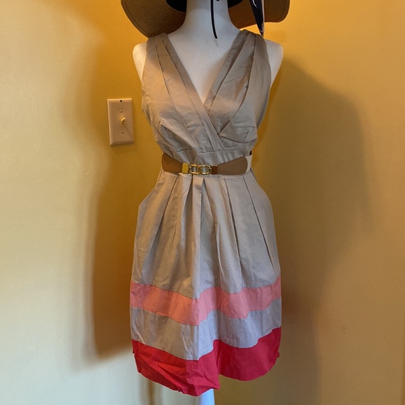 Dress - Picture 2 of 7